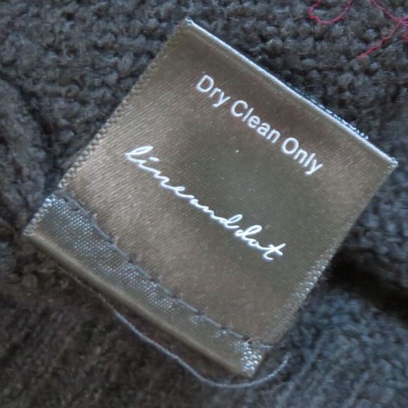 Line & Dot Black and Pink Patterned Turtleneck Sweater - Picture 11 of 12